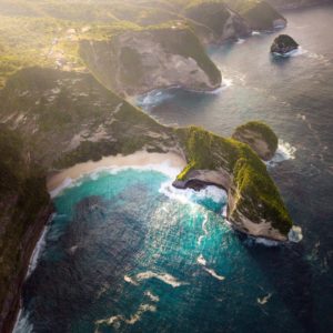 A list of 11 things to do in Oahu, from amazing waterfalls to beautiful beaches, find out the best activities to do in Oahu, places to eat in Oahu and how to get around #hawaii #northshore